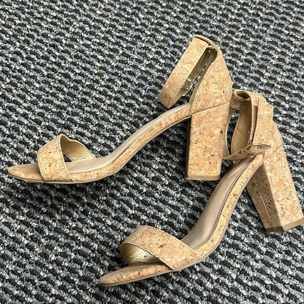 Cute! 3 1/2 in Cork Comfort Heels from Cato Size 8W GUC - Picture 4 of 9